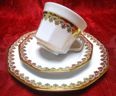 SET MIC DEJUN PORTELAN WINTERLING BAVARIA BORDURA AURITA CEASCA CAFEA FARFURII foto