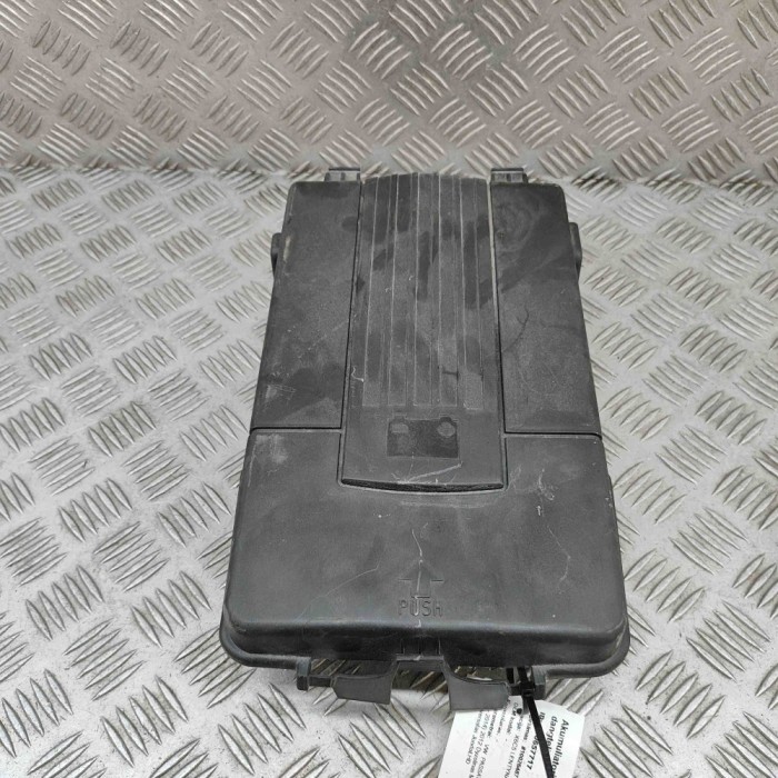 Capac baterie VW PASSAT Variant B7 365 2012 OEM: 3C0915443A 30657717