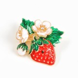 Brosa martisor capsuna