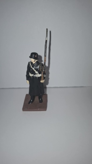 Soldat din plumb Ref.01-008 Soldat de garda german SS WW II Metal and Soul 1:32
