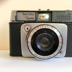 Aparat foto vintage Dacora Super Dignette, pentru colectie