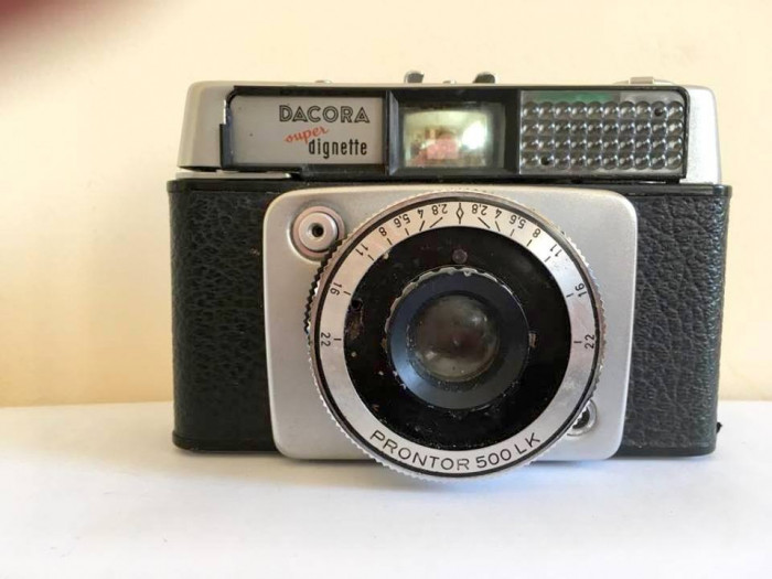 Aparat foto vintage Dacora Super Dignette, pentru colectie