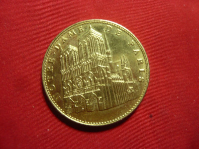 Medalie Suvenir -Notre Dames Paris ,bronz aurit ,d=3,4cm foto