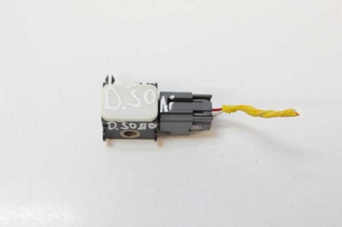 Senzor de impact lateral dreapta HYUNDAI SANTA F&Eacute; II CM 2007 OEM: 95920-2B000 2192120