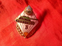 Insigna Academia Militara - Tancuri cl. 3 , metal si email , h=5cm , cu buton