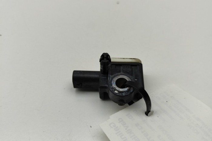 Senzor de impact st&acirc;nga față AUDI A6 Avant 4G5, C7, 4GD 2017 OEM: 4H0959651A | 31979046