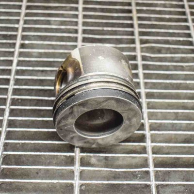 Piston BMW 1 E87 2008 OEM: 7803033 foto