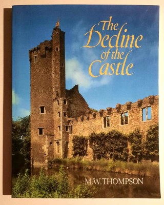 The Decline of the Castle - M. W. Thompson foto