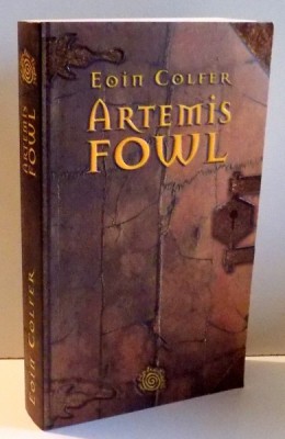 ARTEMIS FOWL de EOIN COLFER , 2004 foto