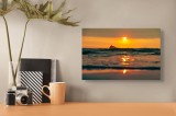 Tablou Canvas, "Aurora răsăritului peste ocean liniștit", Apus, Ocean, Reflecție, Cer, Valuri, Insulă, Orizont, Lumină, Calm, 39 x 26 cm, CMCLASS