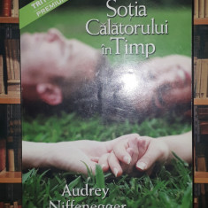 Audrey Niffenegger - Sotia calatorului in timp