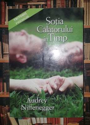 Audrey Niffenegger - Sotia calatorului in timp foto