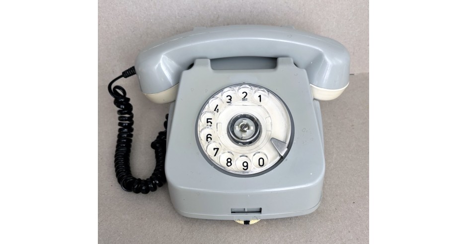Telefon romanesc cu disc tip RS-72492, model EM-72, din anii 70, cu ...