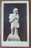 Fotografie tip CDV, sculptura copil cu pasare