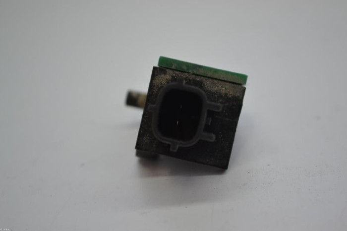 Senzor de impact st&acirc;nga spate VW PASSAT B6 3C2 2009 OEM: 5N0959351B,47081606,32484668PU | 2360460