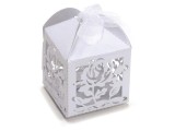 Cumpara ieftin Cutie de carton alb perlat cu trandafiri + eticheta personalizata