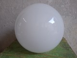 Abajur / Glob alb mijlocul sec XX pentru lustra lampa veioza sau aplica !
