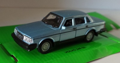 Macheta Volvo 240 GL 1979 bleu - Welly 1/36 foto