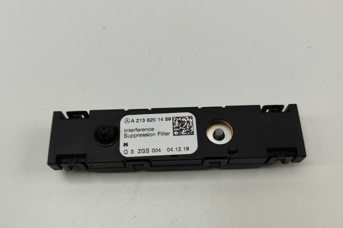 Amplificator de antena MERCEDES-BENZ E W213 2020 OEM: A2138201489 30640240