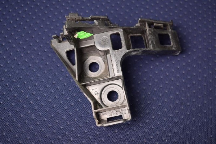 Suport bara de protecție dreapta spate VW GOLF VII 5G1, BQ1, BE1, BE2 2013 OEM: 5G6807394A 2470431
