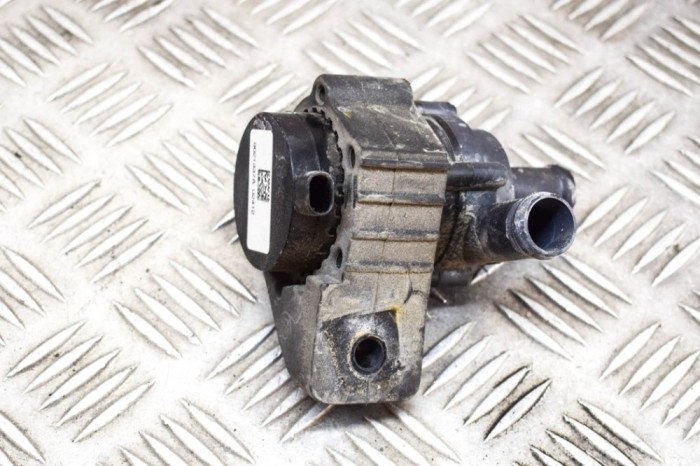 Pompa de apa auxiliara TOYOTA HILUX VII Pick-up _N1_, _N2_, _N3_ 2012 OEM: 9021337A | 18109801
