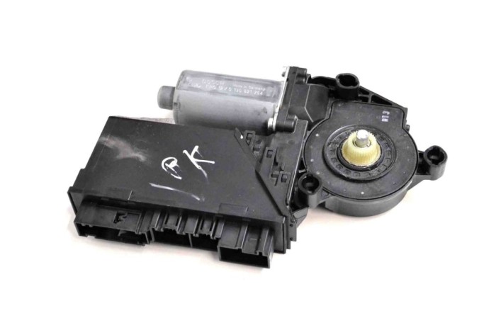 Motor macara geam ușă st&acirc;nga față PORSCHE CAYENNE 9PA 2005 OEM: 3D2959792E 11619179