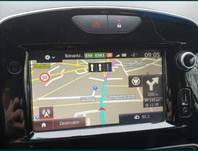 DACIA MEDIA NAV LG Instalare Harti Navigatie DACIA Update Dacia GPS MediaNav LG foto