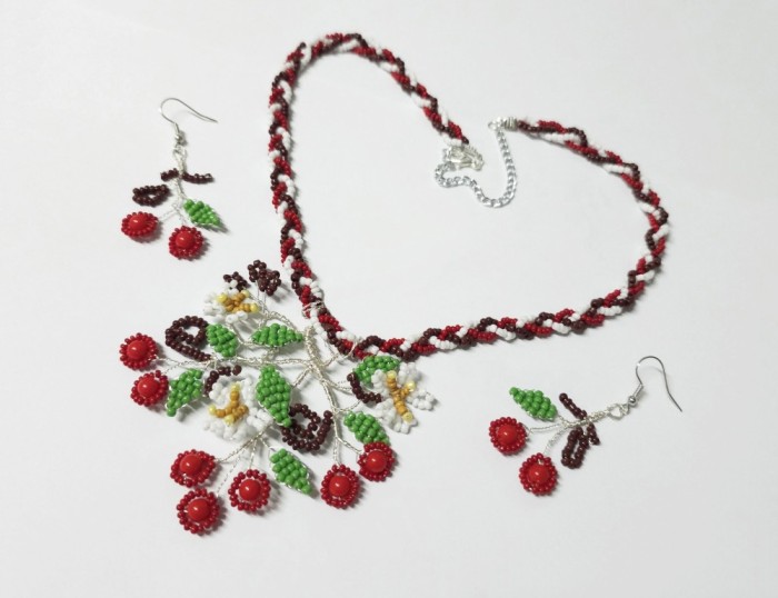 Reducere Seturi bijuterii flori pentru martie, martisor, frumoase diverse culori