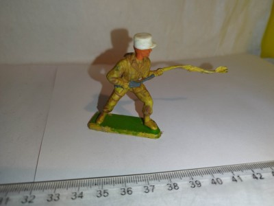 bnk jc Cofalu - soldat din Legiunea Straina cu aruncator de flacari foto