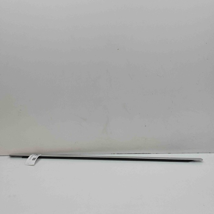 Chedar geam ușă dreapta față VW PASSAT Variant B7 365 2014 OEM: 3AA837476A