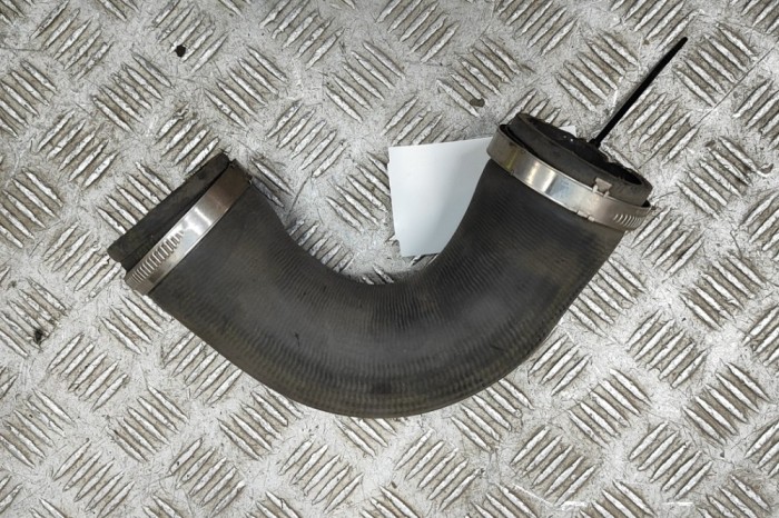 Furtun intercooler dreapta AUDI A3 Limousine 8VS, 8VM 2013 OEM: 5Q0145834 22049942
