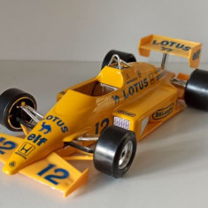 Macheta Lotus 99T Formula 1 1987 (Ayrton Senna) - Bburago 1/24 F1