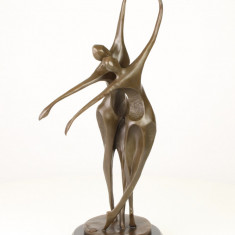 Dansatori-statueta moderna din bronz cu un soclu din marmura UP-54
