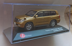 Macheta Toyota Land Cruiser 200 2010 - J-Collection 1/43 foto