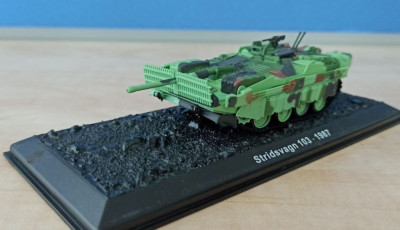 Macheta tanc Stridsvagn STRV 103 Suedia 1987 - Amercom 1/72 foto