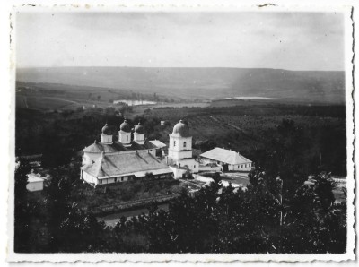 P2199N Mănăstirea de călugări Dobrușa, Basarabia, anii 1930 foto