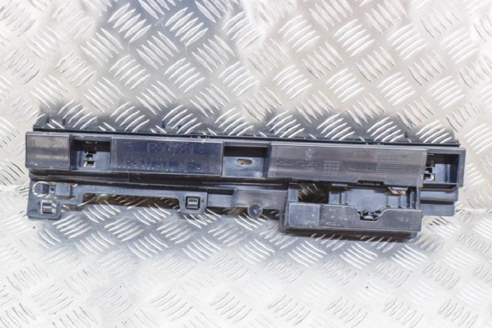 Suport prag lateral BMW 3 F30, F80 2014 OEM: 7256917 11460590