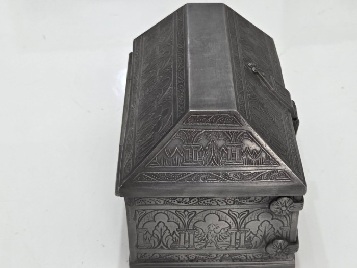 Superba cutie vintage deosebita