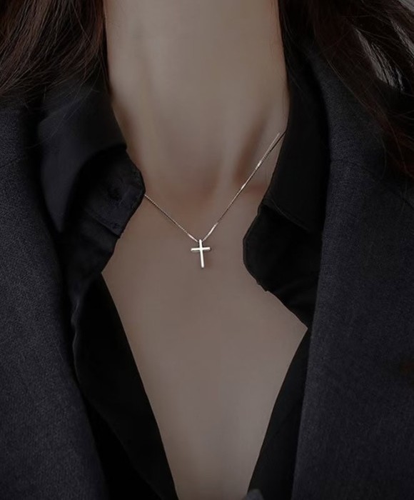 Colier Femei Din Argint 925, Lant Finut Model Sarpe Cu Pandantiv Cruce
