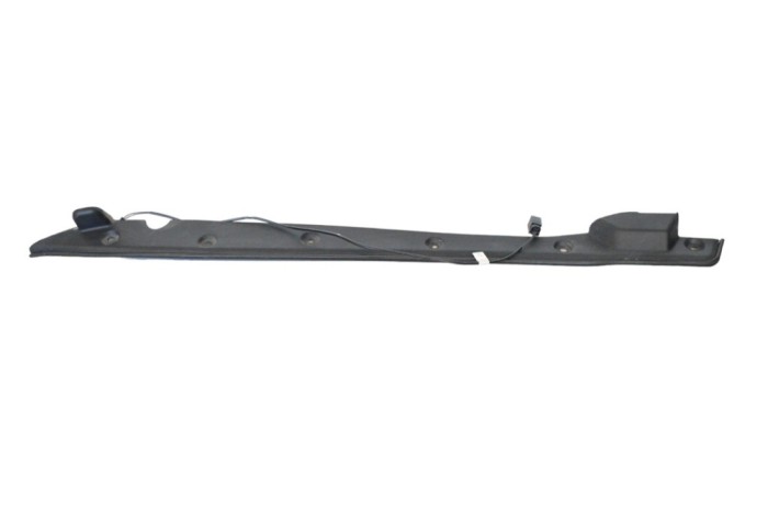 Ornament picurator haion st&acirc;nga TESLA MODEL X 2019 OEM: 1056299-00-D,1036579-00-D 25251343