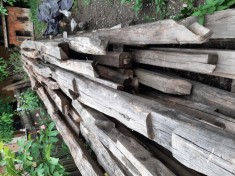 Lemn vechi - grinzi de stejar foto