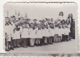 bnk foto Copii de gradinita la eveniment - anii `60