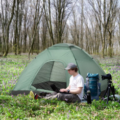 Outsunny Cort pentru Camping 2 Locuri, Cort in Forma de Iglu cu Usa si Fermoar, Plasa de Tantari si Geanta pentru Transport, 206x185x120cm, Verde