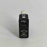 Port USB AUX BMW Seria 1 E88 Cabrio (2007-2013) OEM 9237653, 22905774 - Original, Second Hand