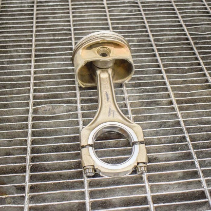 Piston BMW 5 E60 2007 OEM: 7838623,7840918 | 10670815
