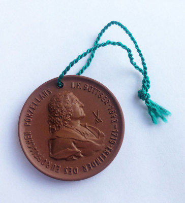 Medalie din portelan MEISSEN cu alchimistul german Johann Friedrich B&amp;ouml;ttger foto
