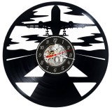 Ceas de perete decorativ realizat din disc de vinil, Model Aviatie, Avion de Linie pe Pista, Cer cu Nori, Cadran Skeleton, Negru, 30 cm