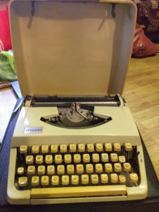 masina de scris Student