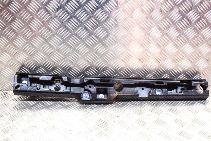 Suport prag lateral BMW 5 G30 2018 OEM: 7387346 12151806