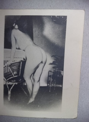 fotografie veche NUD,Foto veche/retro FEMEIE NUD,9 cm/7 cm,de colectie,T.GRATUIT foto